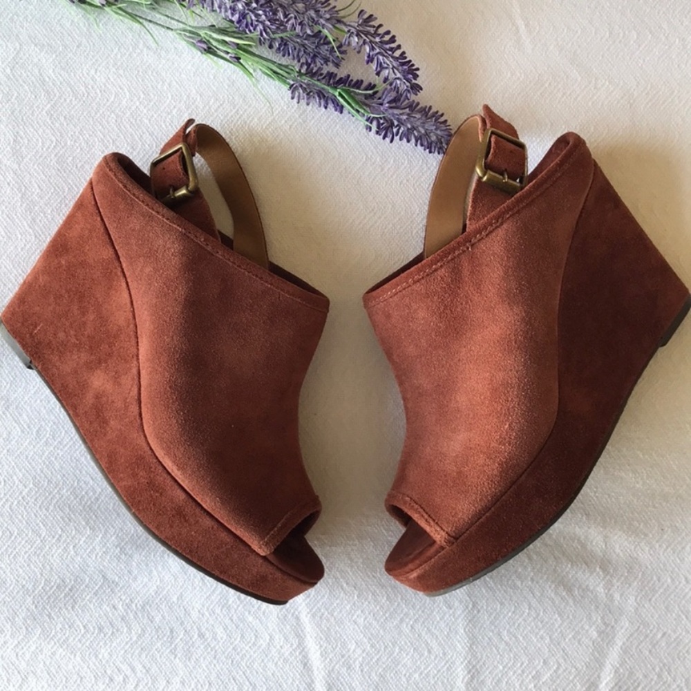 Lucky Brand | Peep Toe platform wedge 7.5